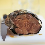 Пряная буженина, запеченная в духовке