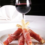 Пряные палочки с ветчиной и сыром