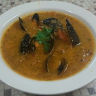 Пряный томатный суп с мидиями