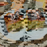 Простая запеканка с домашним вареньем