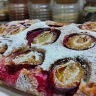 Простой сливовый пирог