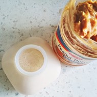 Протеиновый коктейль с арахисовым маслом