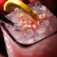 Пунш из шампанского с гранатами