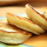 Пышные оладьи на горячем кефире