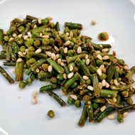 Рагу из стручковой фасоли и горошка