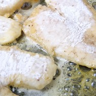 Рыба жареная, с гарниром