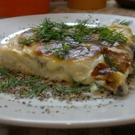 Рыбная запеканка из пикши с грибами под соусом бешамель