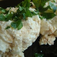 Рыбный салат с рисом и сыром