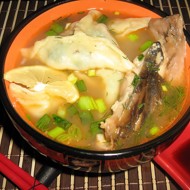 Рыбный суп с креветочными пельменями