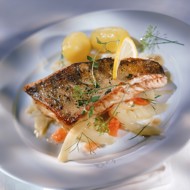 Рыбное филе, тушенное с картофелем по-домашнему