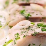 Рыбное филе, тушенное в белом вине