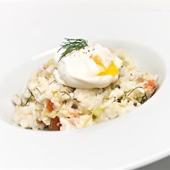 Рис с яйцом пашот