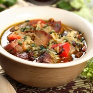 Рис с мясом в горшочке по-перуански