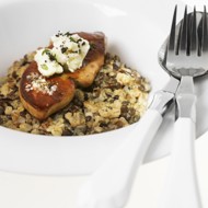 Ризотто из чечевицы, перловки, гречки и дикого риса с фуа-гра и козьим сыром