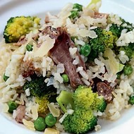 Ризотто с запеченной цесаркой и зелеными овощами