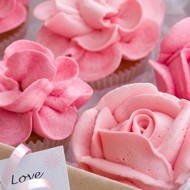 Розовый сливочный крем