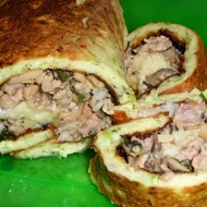 Рулет из кабачков с грибами и фаршем