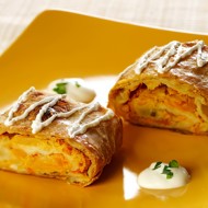 Рулет из слоеного теста с тыквой (тыквенник)