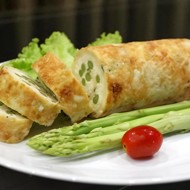 Рулет с сыром и спаржей