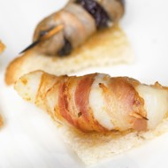 Рулеты из гребешков и чернослива