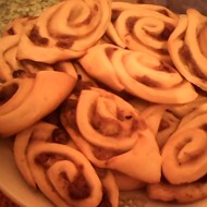 Рулетики на кефире с ягодами