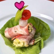 Рулетики с ветчиной и авокадо