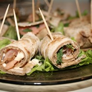 Ржаные рулетики с семгой