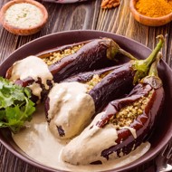 Сациви из баклажанов с добавлением грецких орехов