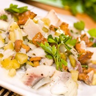 Салат грибной с сельдью