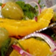 Салат из апельсина с крымским луком