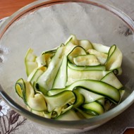 Салат из цукини, чеснока и лимона