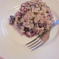 Салат из говядины и красной фасоли