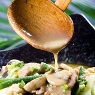 Салат из гусиной печени со спаржей