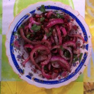 Салат из красного лука с гранатом к шашлыку