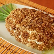 Салат из куриного окорока с грецкими орехами и сыром