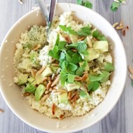 Салат из кускуса с мятой и авокадо