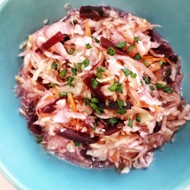 Салат из квашеной капусты со свеклой