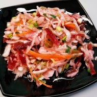 Салат из квашеной капусты со свеклой и халапеньо