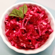 Салат из квашеной капусты со свеклой