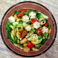 Салат из маринованной бамии