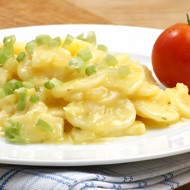 Салат из молодого картофеля с зеленым луком