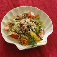 Салат из морепродуктов с лаймовым соусом