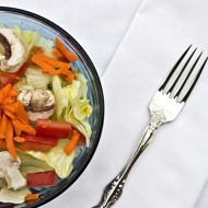 Салат из моркови и грибов