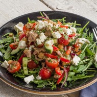 Салат из нута с тунцом