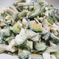 Салат из огурцов и авокадо