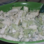 Салат из огурцов со взбитой сметаной