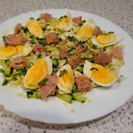 Салат из пекинской капусты и огурца с тунцом