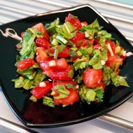 Салат из помидоров и зелени