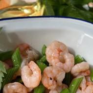 Салат из сельдерея и креветок