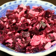 Салат из свеклы и зерненого творога